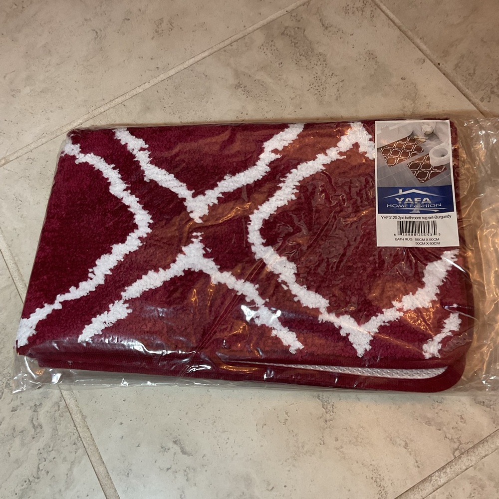 Yafa Home Fashion Burgundy and White Bath Rug Set 2 piece geometric design